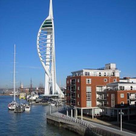 Gunwharf Apartment 朴次茅斯 外观 照片