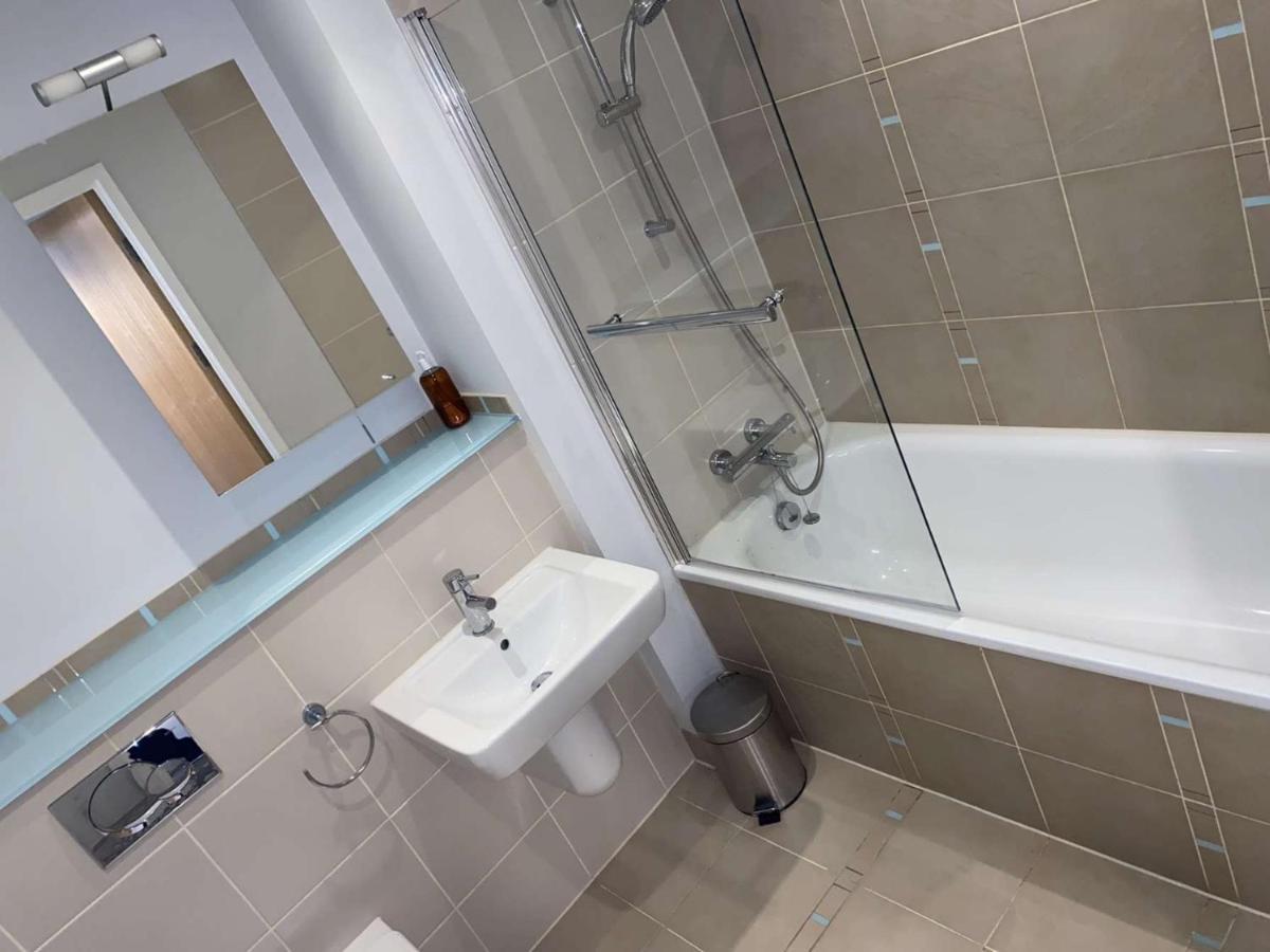 Gunwharf Apartment 朴次茅斯 外观 照片